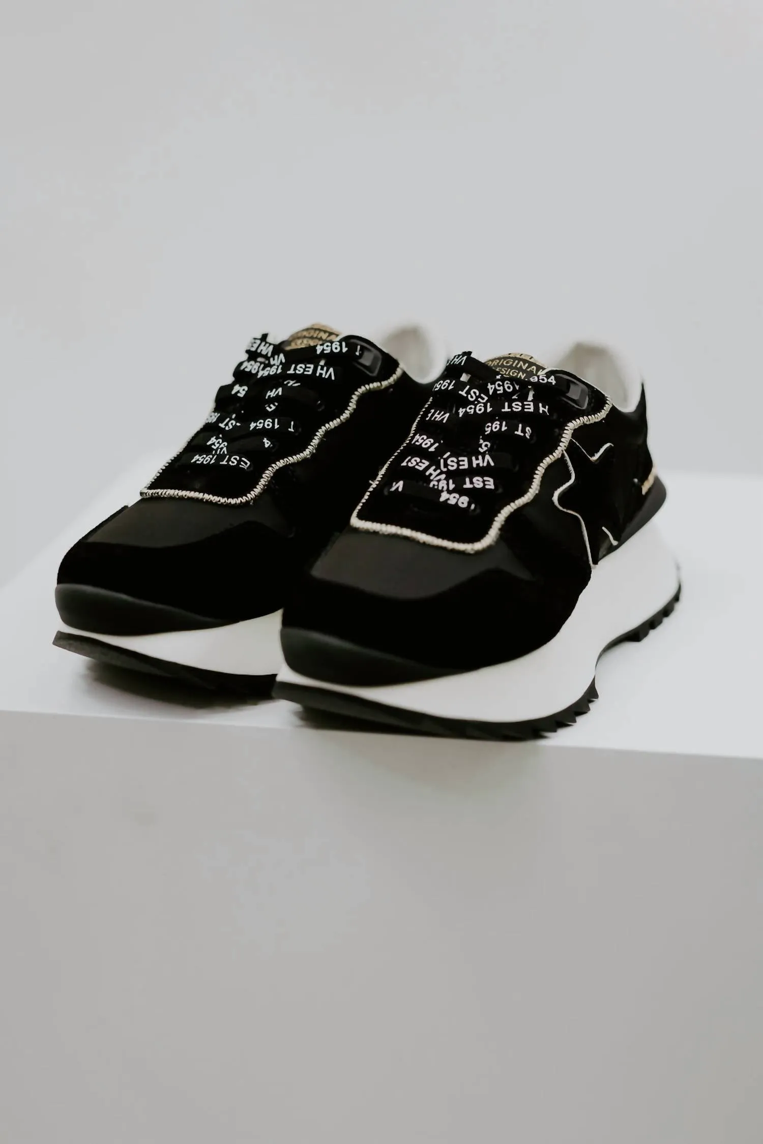 Major Sneaker In Black Multi