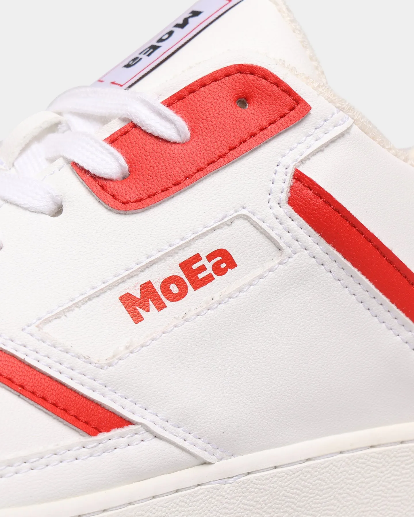 MoEa Gen 1 Apple Apple