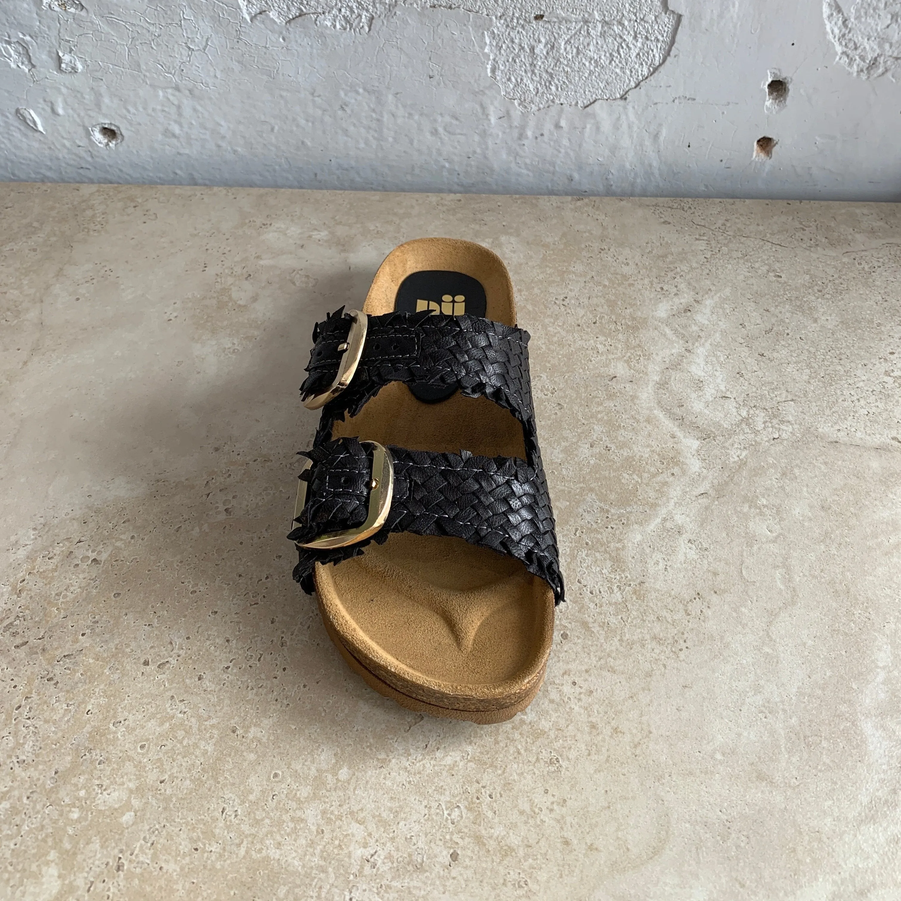 Nü x Neo Nira Black Shoes_Neo