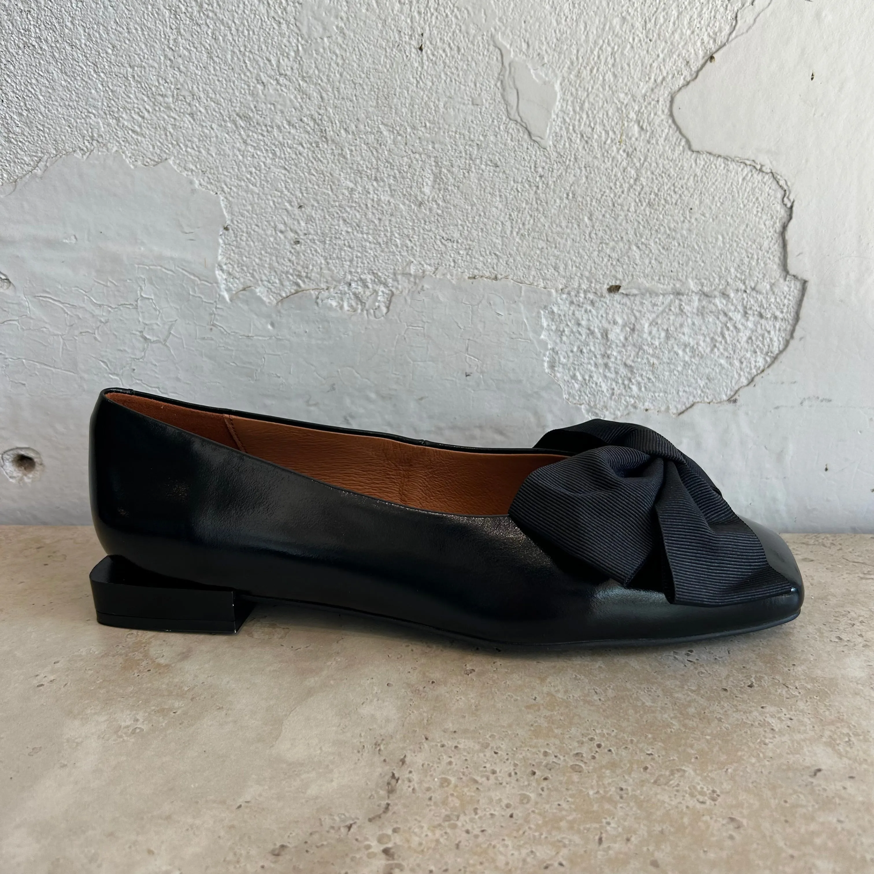Neo 24630 Black Shoes_Neo