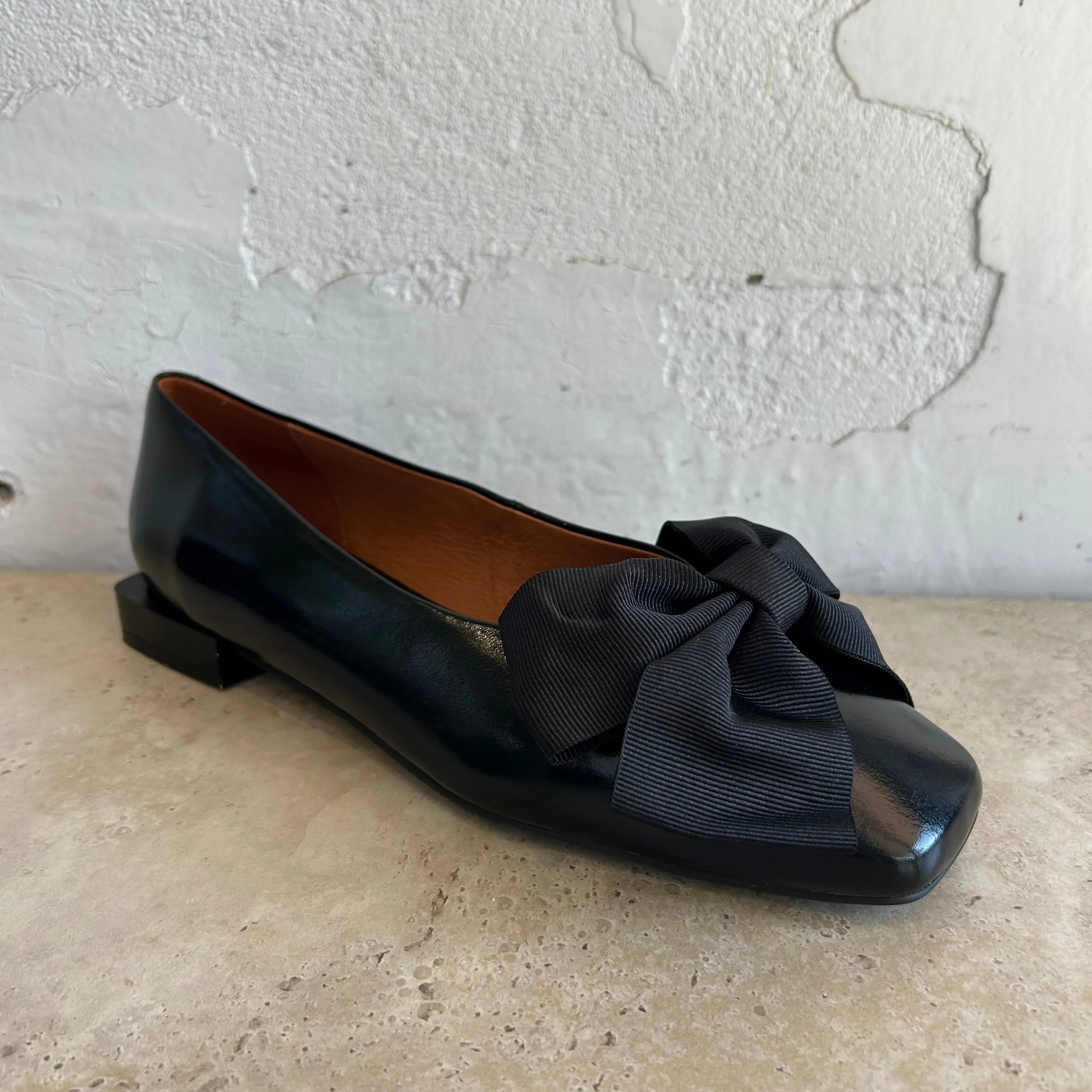 Neo 24630 Black Shoes_Neo