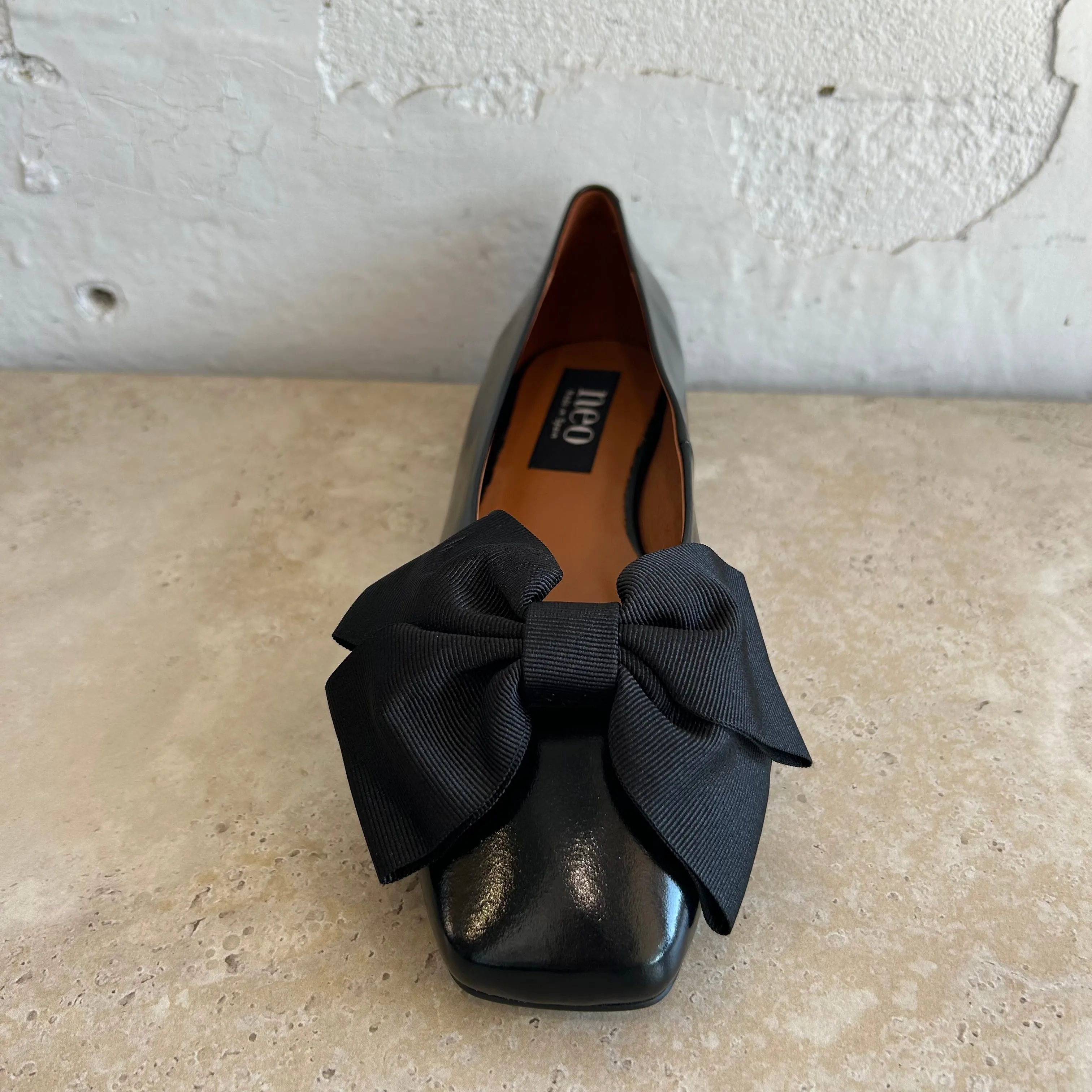 Neo 24630 Black Shoes_Neo