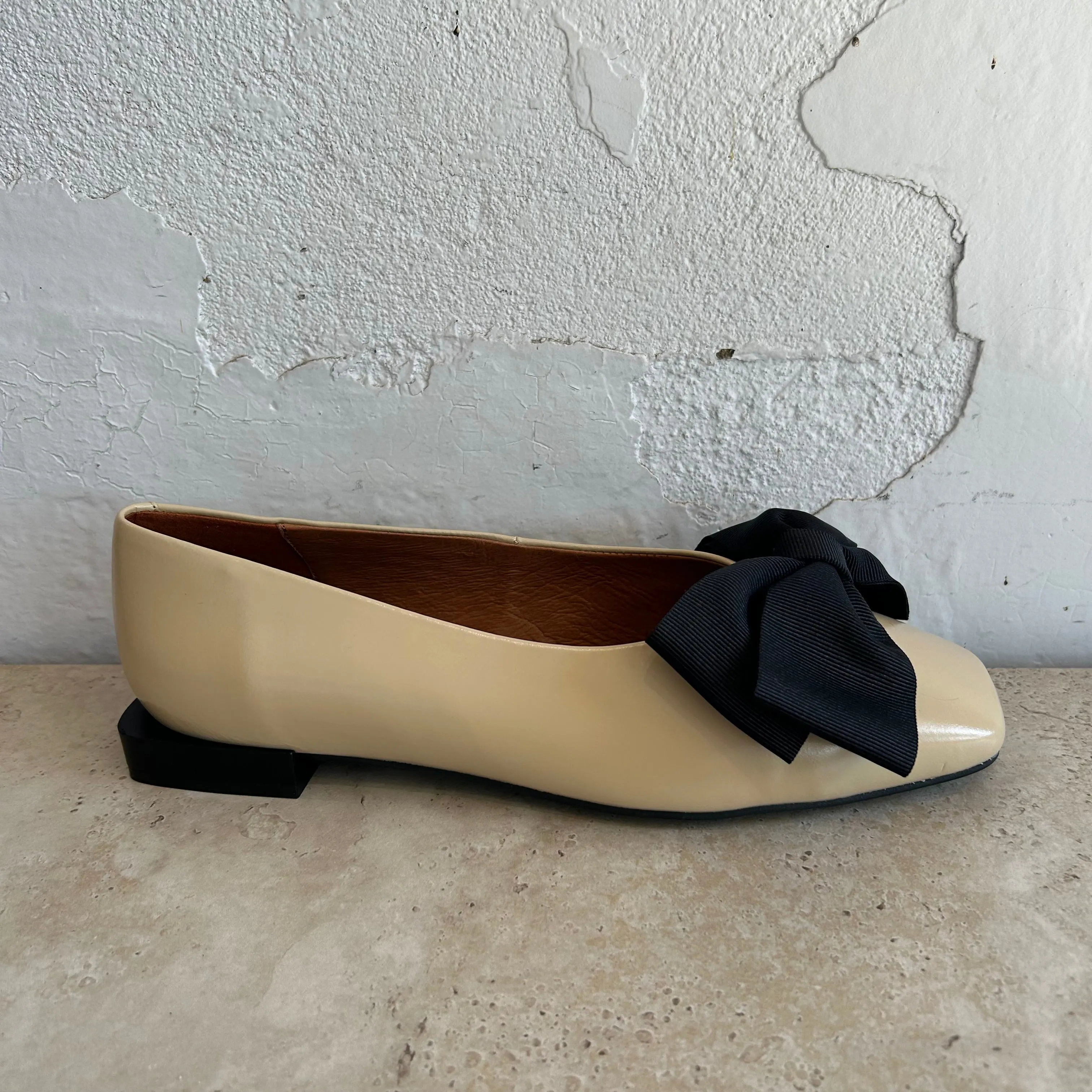 Neo 24630 Champagne Shoes_Neo