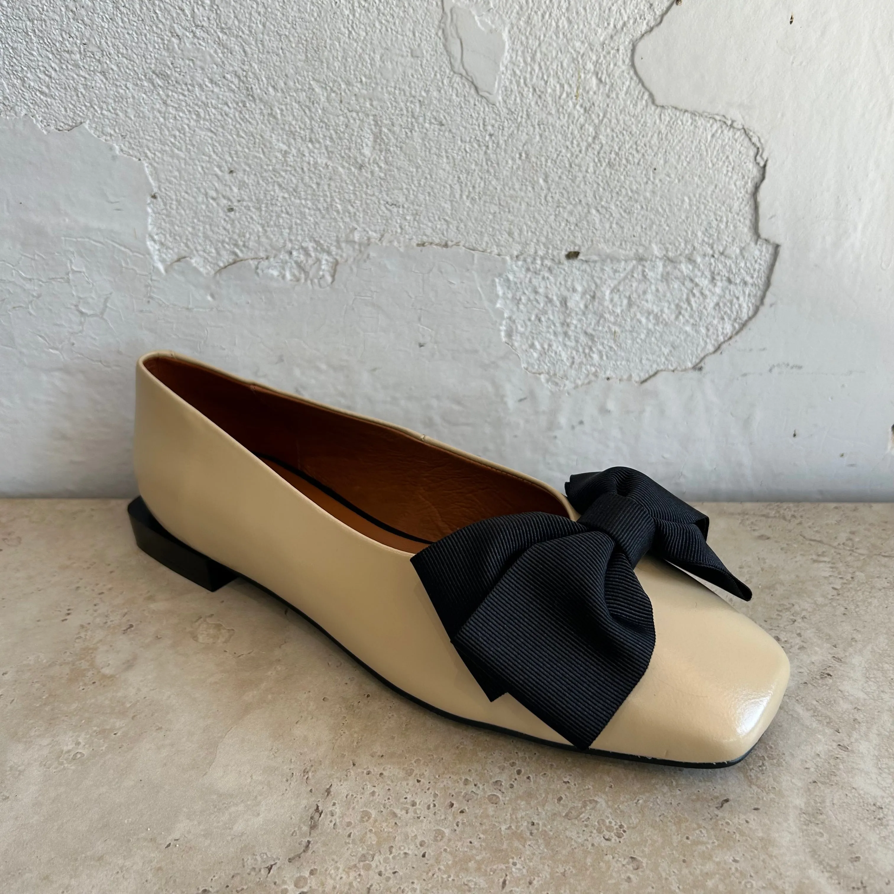 Neo 24630 Champagne Shoes_Neo